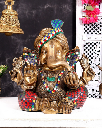 ब्रासोरा® वृंदावन वेणुगोपाल कृष्ण पीतल की प्रतिमा मोर के साथ | एंटीक नीला और सुनहरा रंग | ऊँचाई 20 इंच