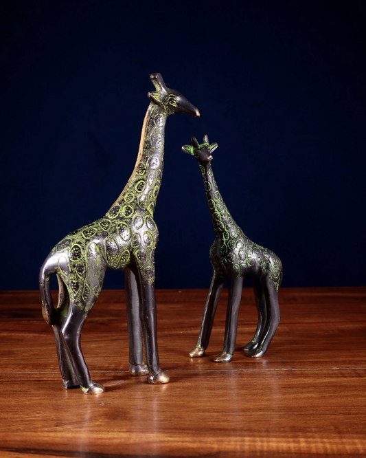 Brassaura® Brass Giraffe Pair – Height 9 & 7 Inches | Weight 1.2 Kgs | Decorative Accent Showpiece