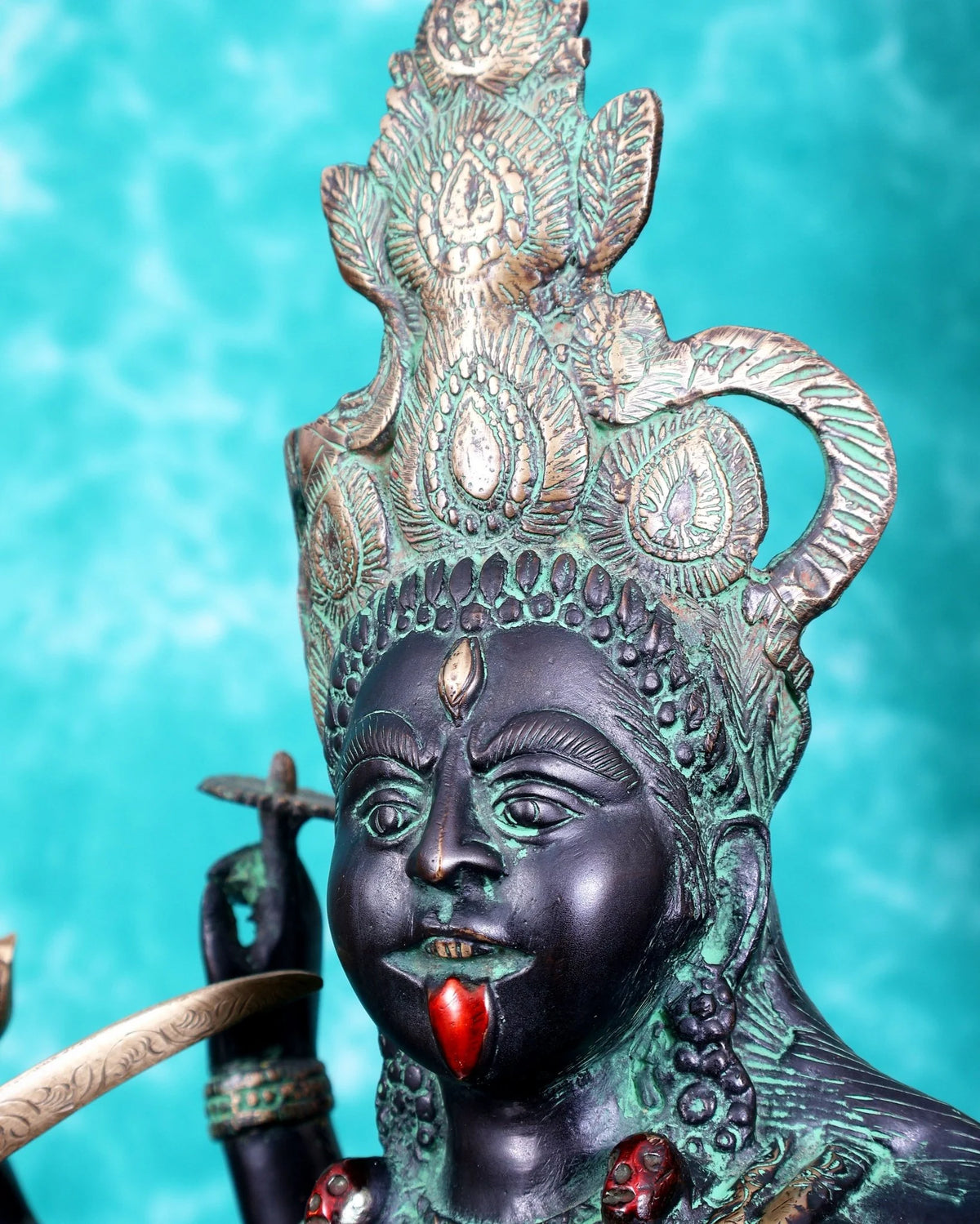 ब्रासोरा® वृंदावन वेणुगोपाल कृष्ण पीतल की प्रतिमा मोर के साथ | एंटीक नीला और सुनहरा रंग | ऊँचाई 20 इंच