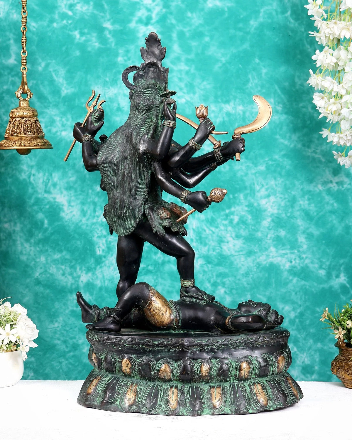 ब्रासोरा® वृंदावन वेणुगोपाल कृष्ण पीतल की प्रतिमा मोर के साथ | एंटीक नीला और सुनहरा रंग | ऊँचाई 20 इंच
