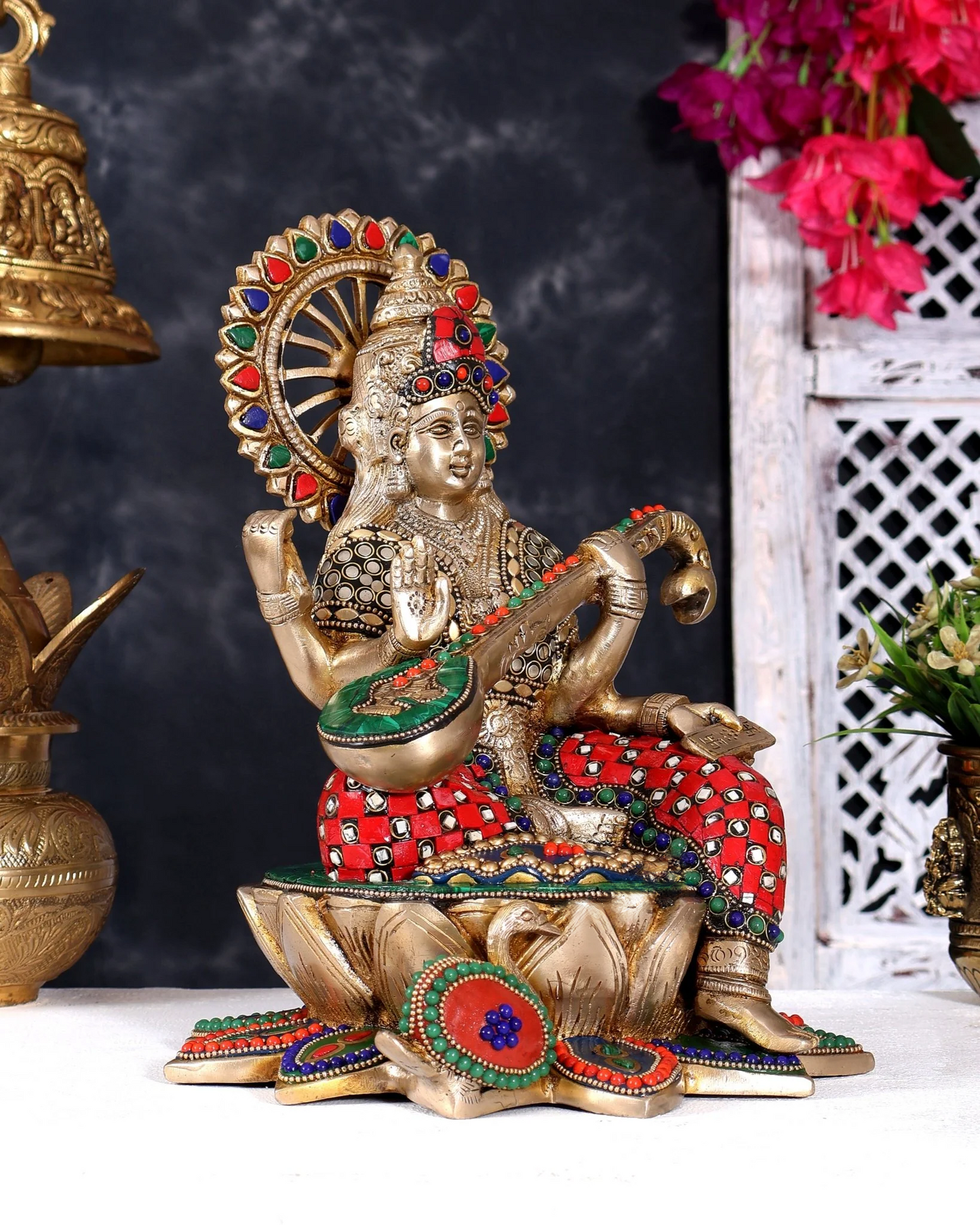 ब्रासोरा® वृंदावन वेणुगोपाल कृष्ण पीतल की प्रतिमा मोर के साथ | एंटीक नीला और सुनहरा रंग | ऊँचाई 20 इंच