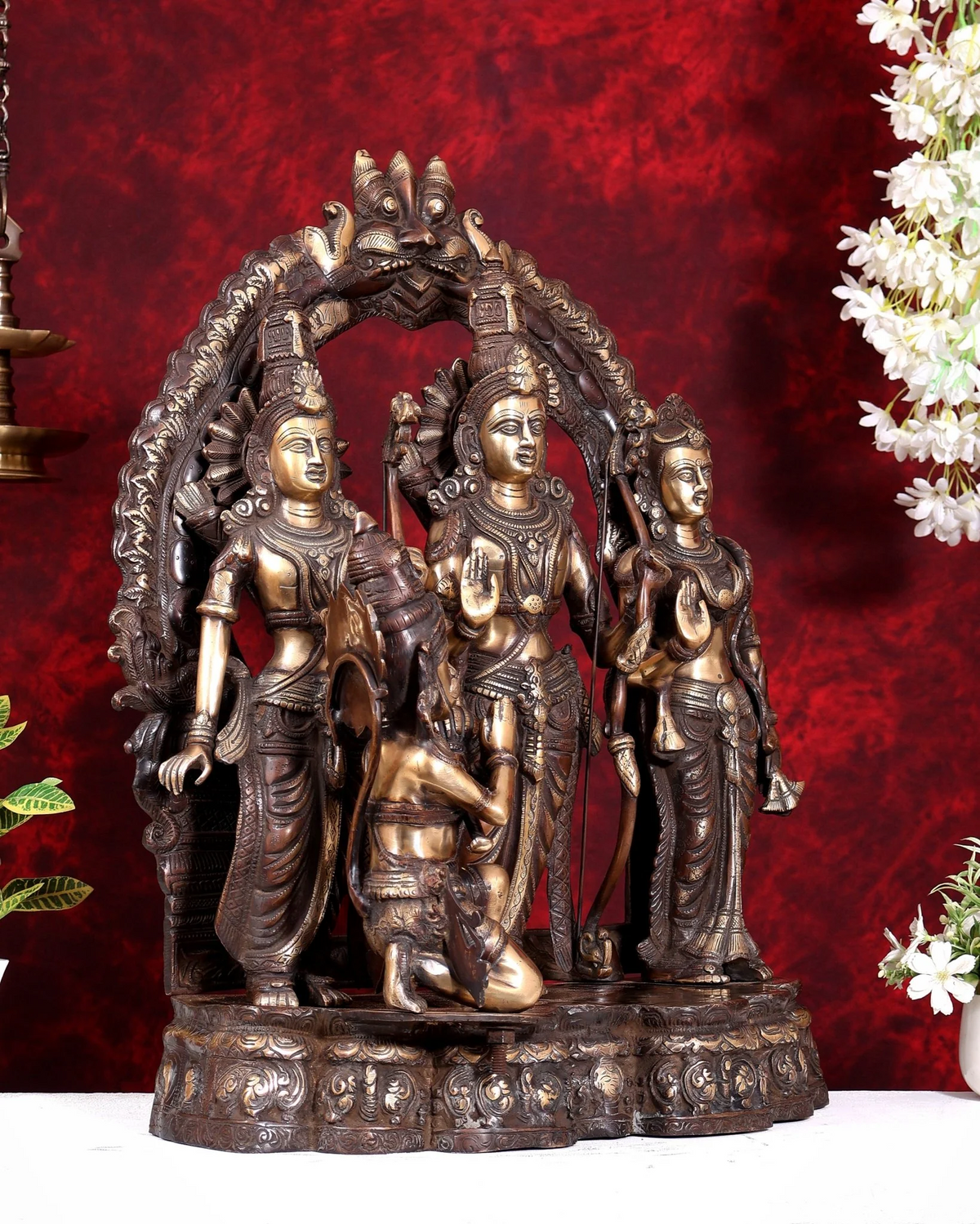 ब्रासोरा® वृंदावन वेणुगोपाल कृष्ण पीतल की प्रतिमा मोर के साथ | एंटीक नीला और सुनहरा रंग | ऊँचाई 20 इंच
