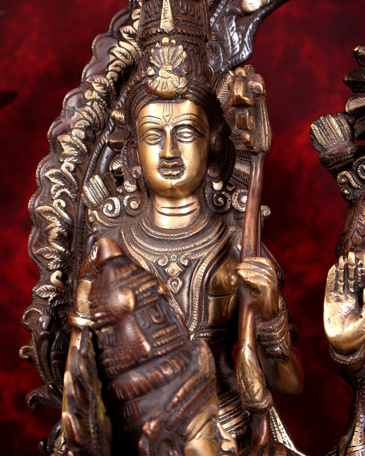 ब्रासोरा® वृंदावन वेणुगोपाल कृष्ण पीतल की प्रतिमा मोर के साथ | एंटीक नीला और सुनहरा रंग | ऊँचाई 20 इंच
