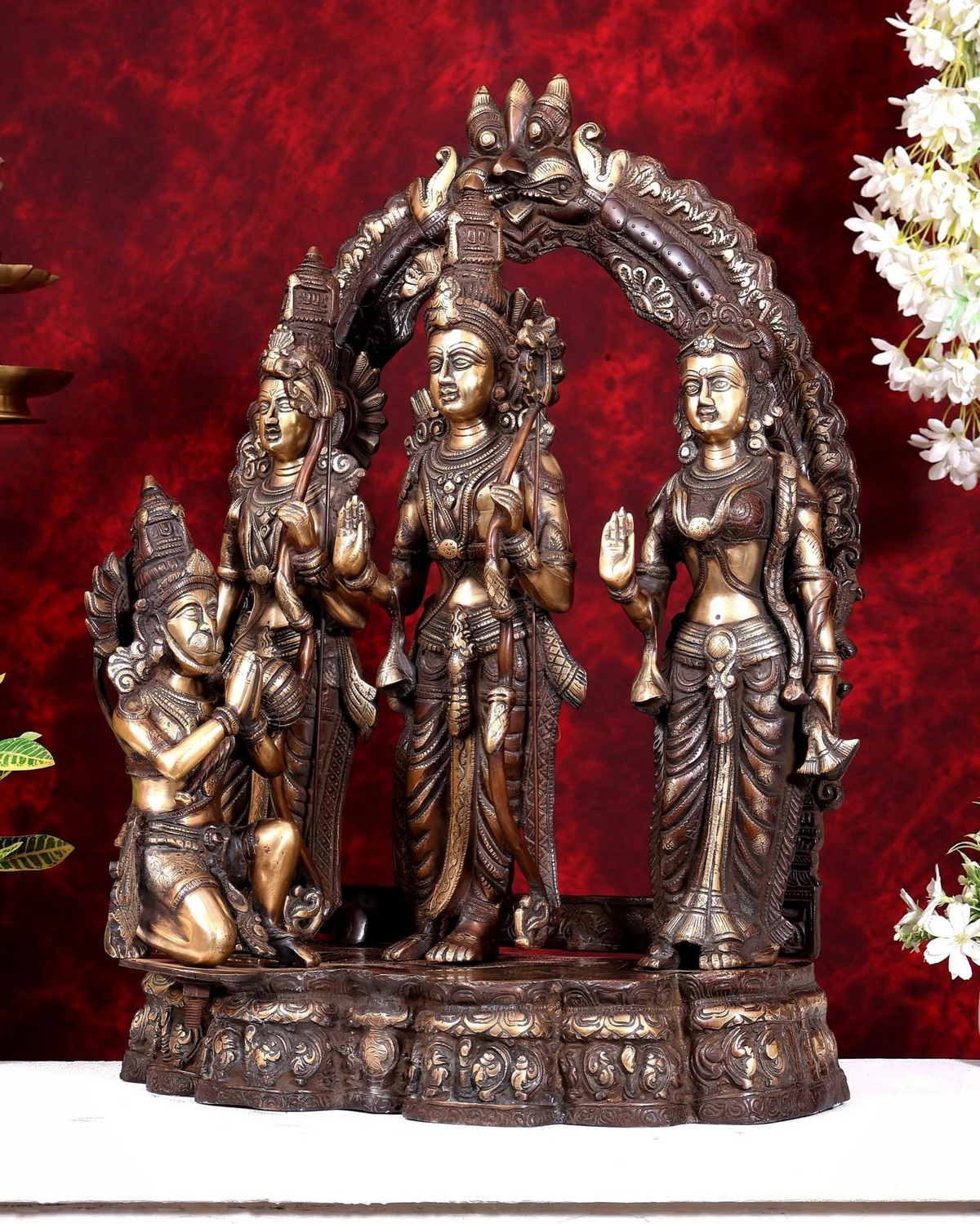 ब्रासोरा® वृंदावन वेणुगोपाल कृष्ण पीतल की प्रतिमा मोर के साथ | एंटीक नीला और सुनहरा रंग | ऊँचाई 20 इंच