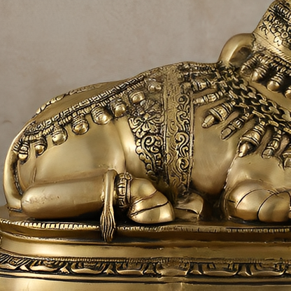 Brassaura™ Brass Nandi Sculpture in Antique Vintage Tone – Height 16.5 Inches & Weight 19.5 Kgs | Spiritual Home & Temple Décor
