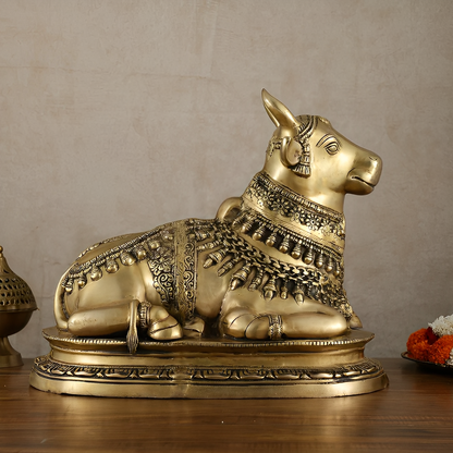 Brassaura™ Brass Nandi Sculpture in Antique Vintage Tone – Height 16.5 Inches & Weight 19.5 Kgs | Spiritual Home & Temple Décor