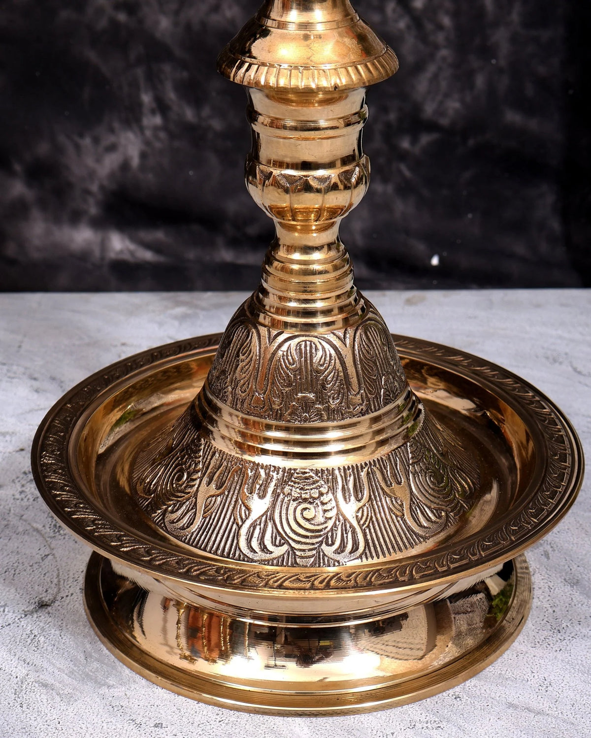 ब्रासोरा® वृंदावन वेणुगोपाल कृष्ण पीतल की प्रतिमा मोर के साथ | एंटीक नीला और सुनहरा रंग | ऊँचाई 20 इंच