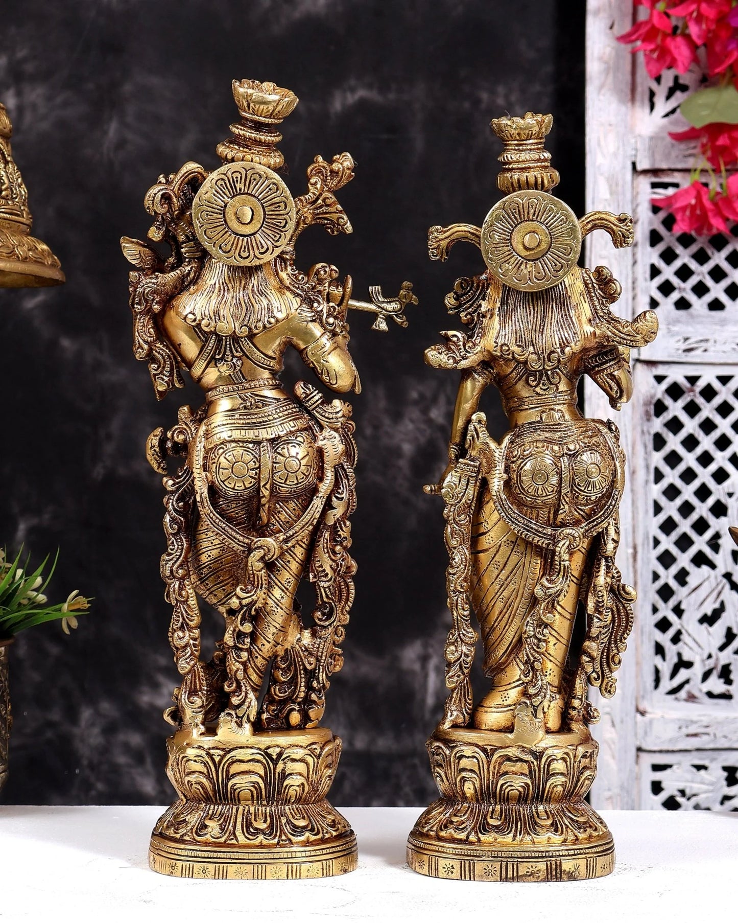 ब्रासोरा® वृंदावन वेणुगोपाल कृष्ण पीतल की प्रतिमा मोर के साथ | एंटीक नीला और सुनहरा रंग | ऊँचाई 20 इंच