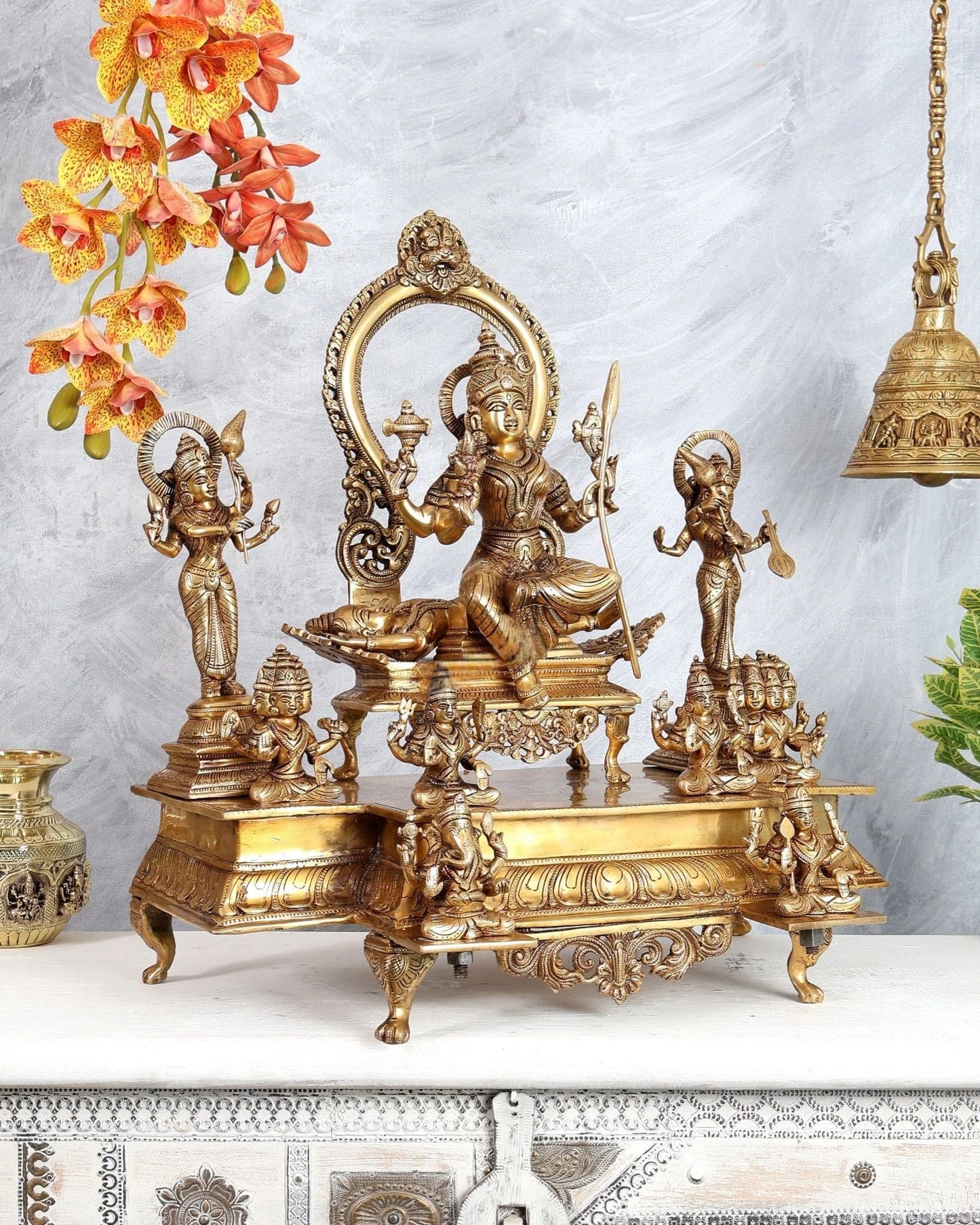ब्रासोरा® वृंदावन वेणुगोपाल कृष्ण पीतल की प्रतिमा मोर के साथ | एंटीक नीला और सुनहरा रंग | ऊँचाई 20 इंच