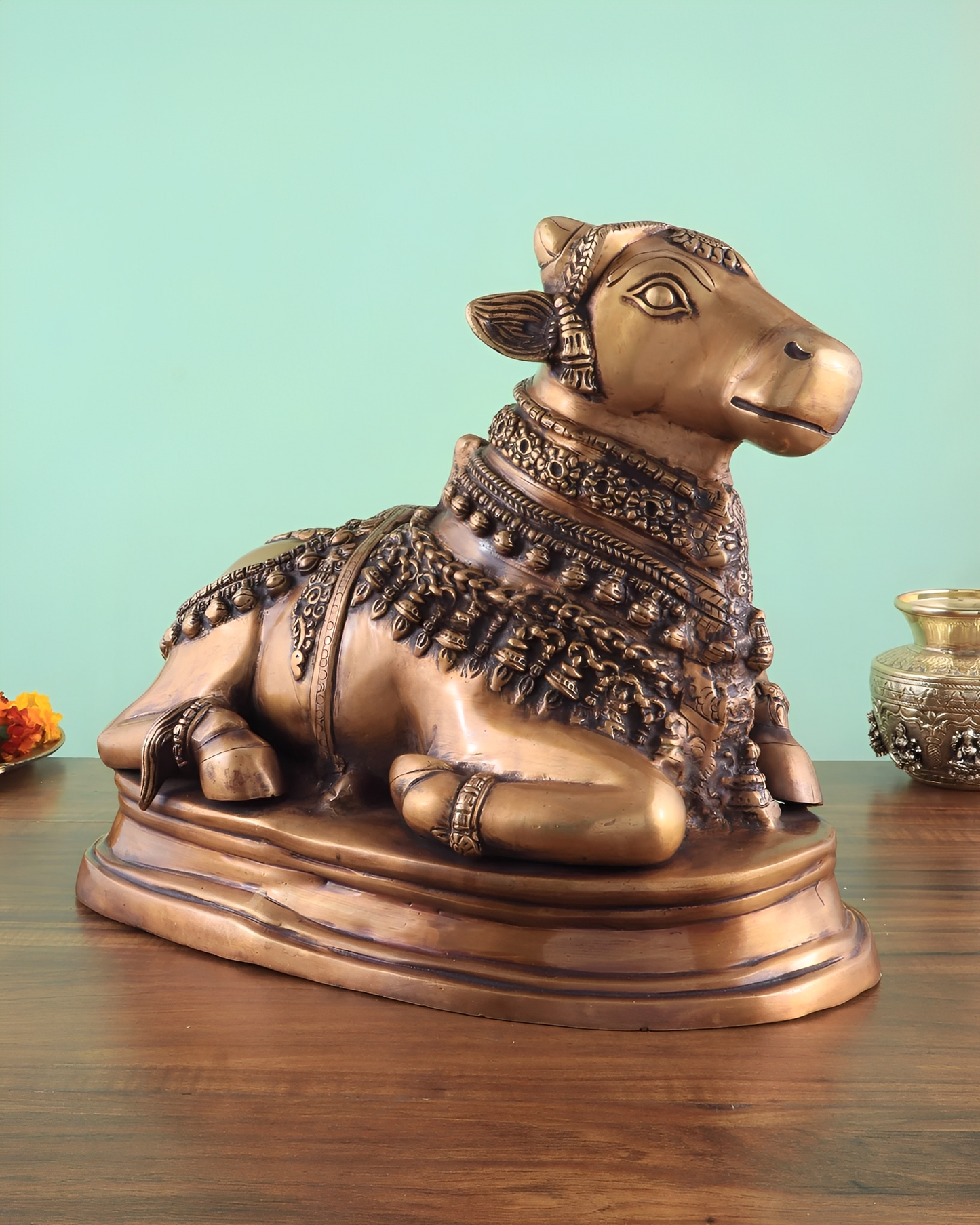 Brassaura™ Handcrafted Brass Nandi Statue – Height 13.5" & Weight 10.5 Kgs | Vintage Detailing