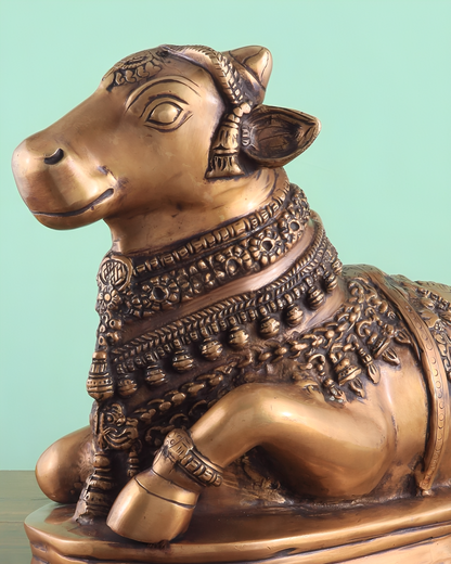 Brassaura™ Handcrafted Brass Nandi Statue – Height 13.5" & Weight 10.5 Kgs | Vintage Detailing