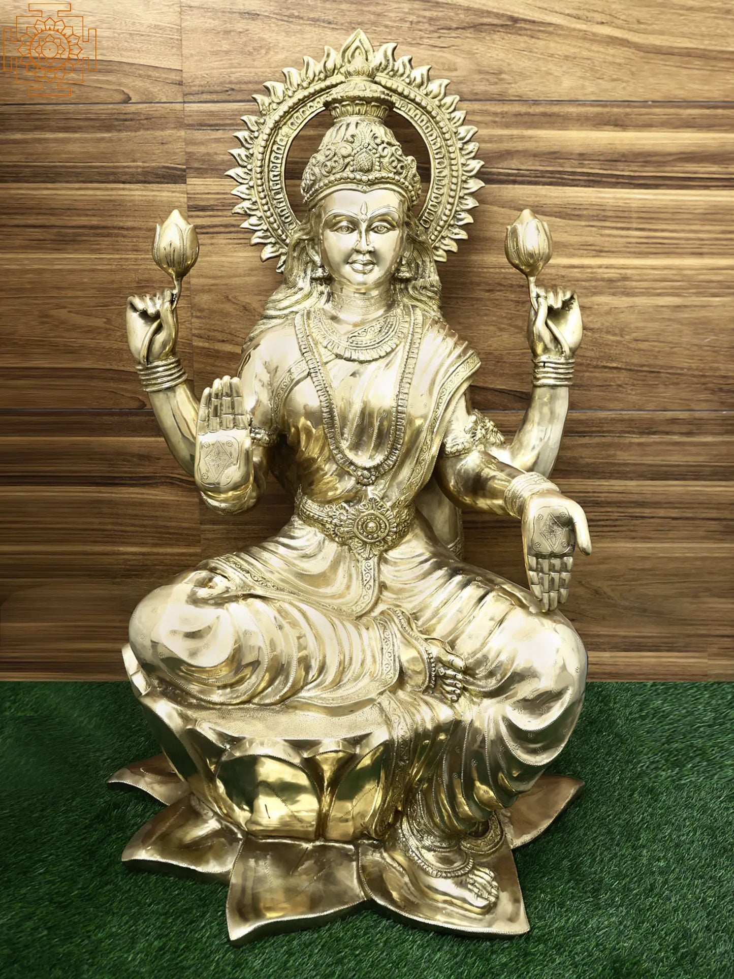 ब्रासुर® कमल पर विराजमान देवी लक्ष्मी | पीतल की मूर्ति | ऊंचाई 51.97 इंच और वज़न 131.60 किलोग्राम