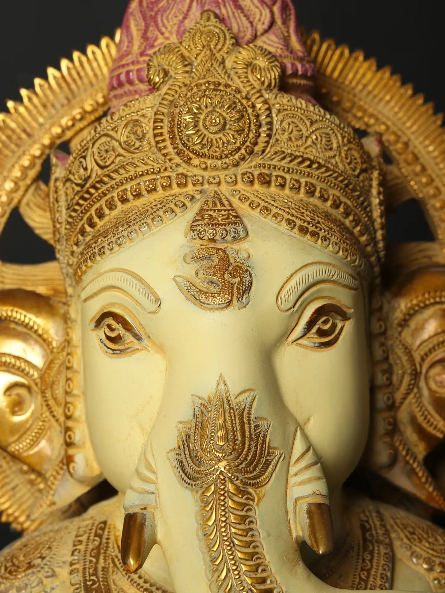 ब्रासौरा® रंगीन आशीर्वाद ब्रास गणेश मूर्ति होम मंदिर और प्रवेश द्वार की सजावट के लिए | 19 इंच | 23 किग्रा