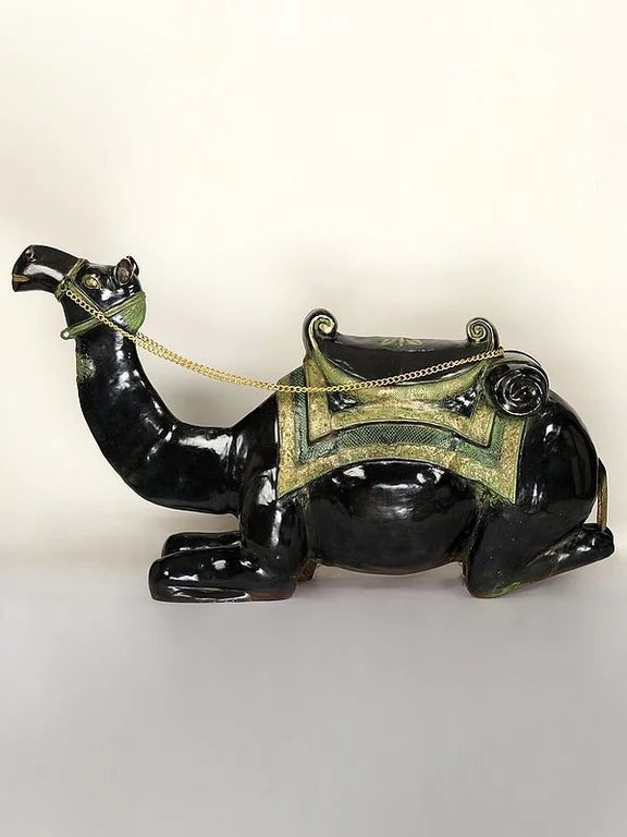 Brassaura® Brass Sitting Camel Sculpture | Height 37 Inches