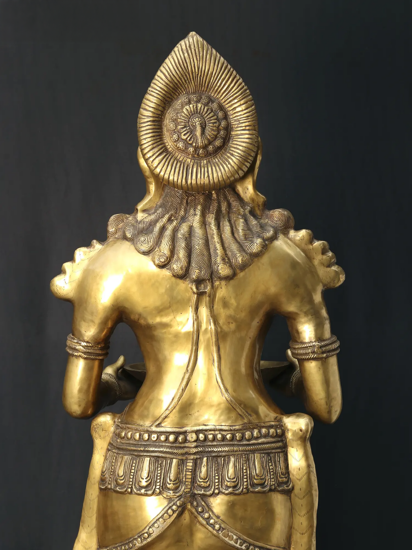 ब्रासुरा® बड़े आकार की दीपलक्ष्मी | शुद्ध पीतल की मूर्ति | ऊँचाई 37 इंच और वज़न 125.30 किग्रा