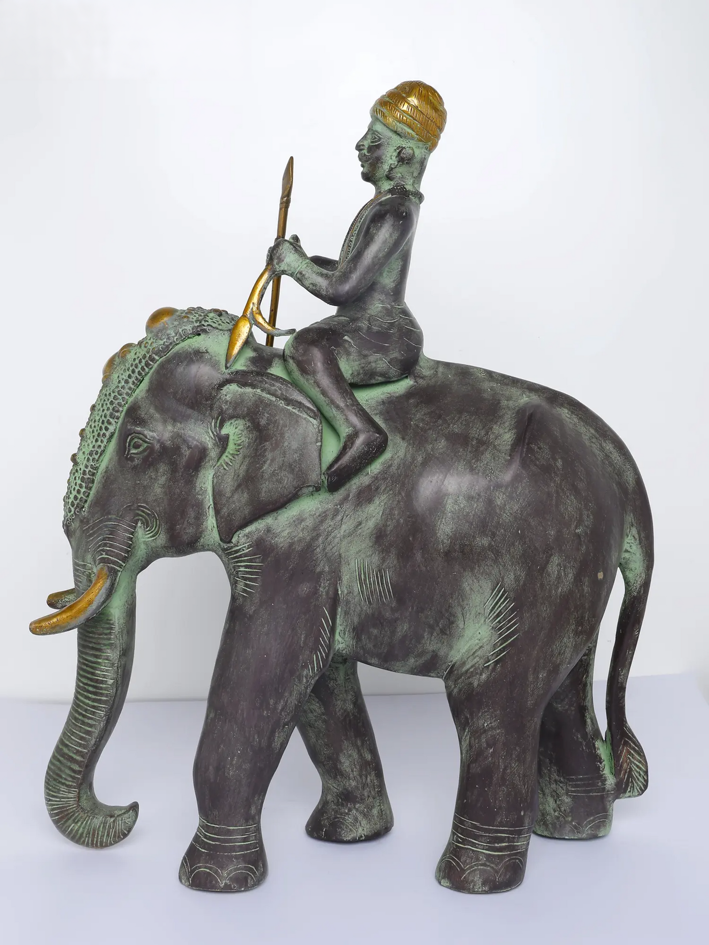 ब्रासोरा® हाथी पर आदिवासी सवार | एंटीक फ़िनिश ब्रास मूर्तिकला | ऊंचाई 16.5 इंच और वज़न 11.35 किग्रा