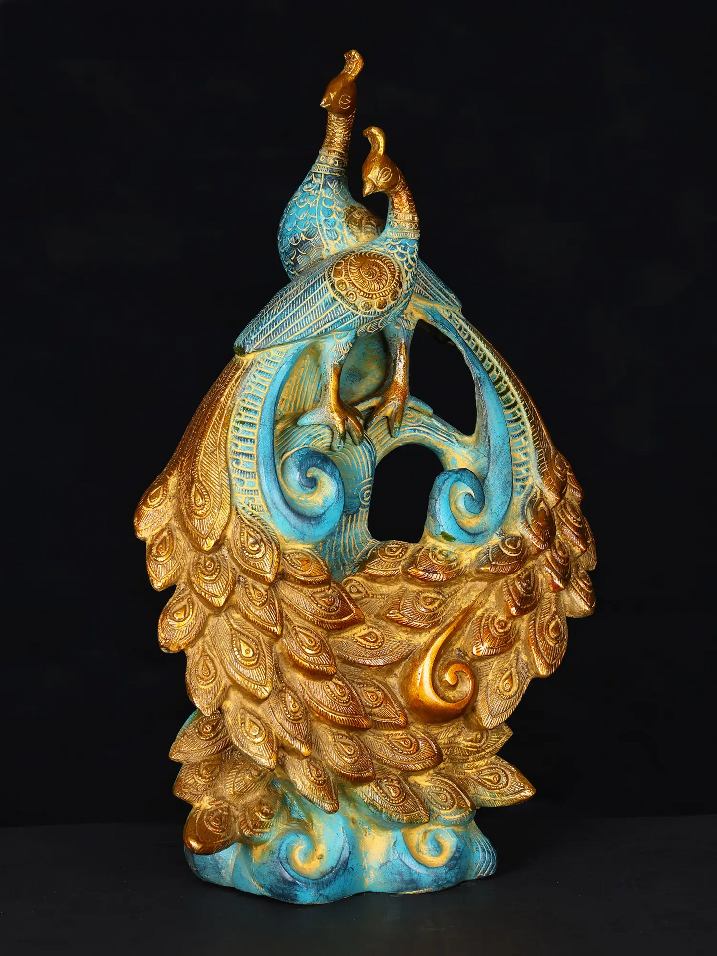 ब्रैसौरा® नीला और सुनहरा मोर सजावटी मूर्ति | पीतल कला मूर्तिकला | ऊंचाई 12 इंच और वज़न 3.65 किलोग्राम