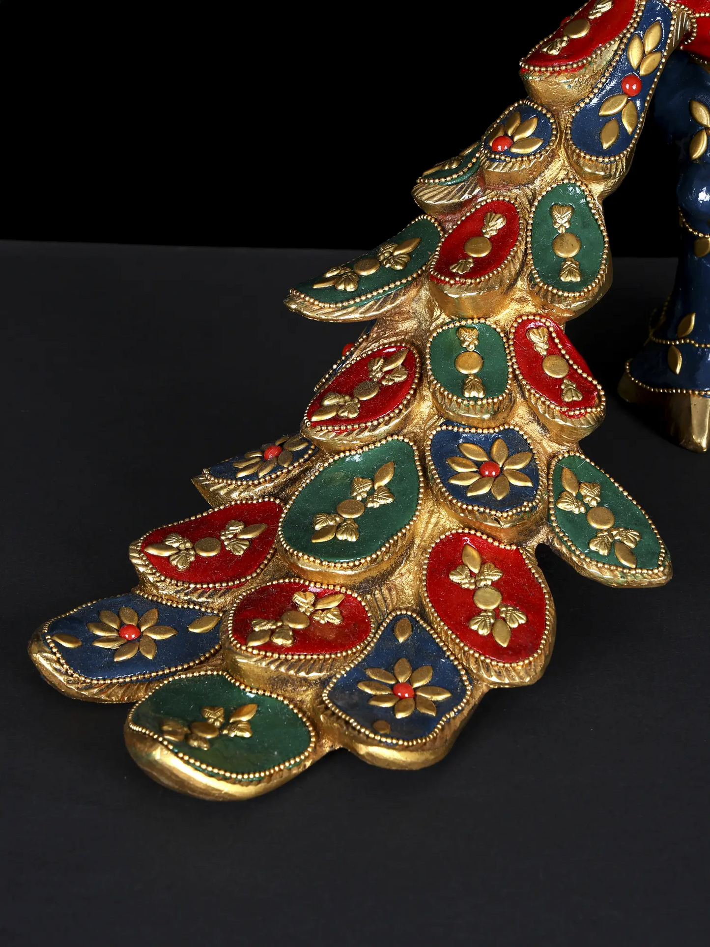 ब्रासोरा® सजावटी मोर पेड़ के तने पर | जड़ाई के काम के साथ शुद्ध पीतल | ऊंचाई 8.3 इंच और चौड़ाई 11.4 इंच