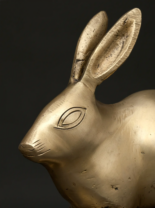 ब्रासौर्रा® ब्रास रैबिट फिगरीन | न्यूनतम दस्तकारी सजावट उच्चारण | ऊंचाई 4.9 इंच और वजन 0.96 किलोग्राम