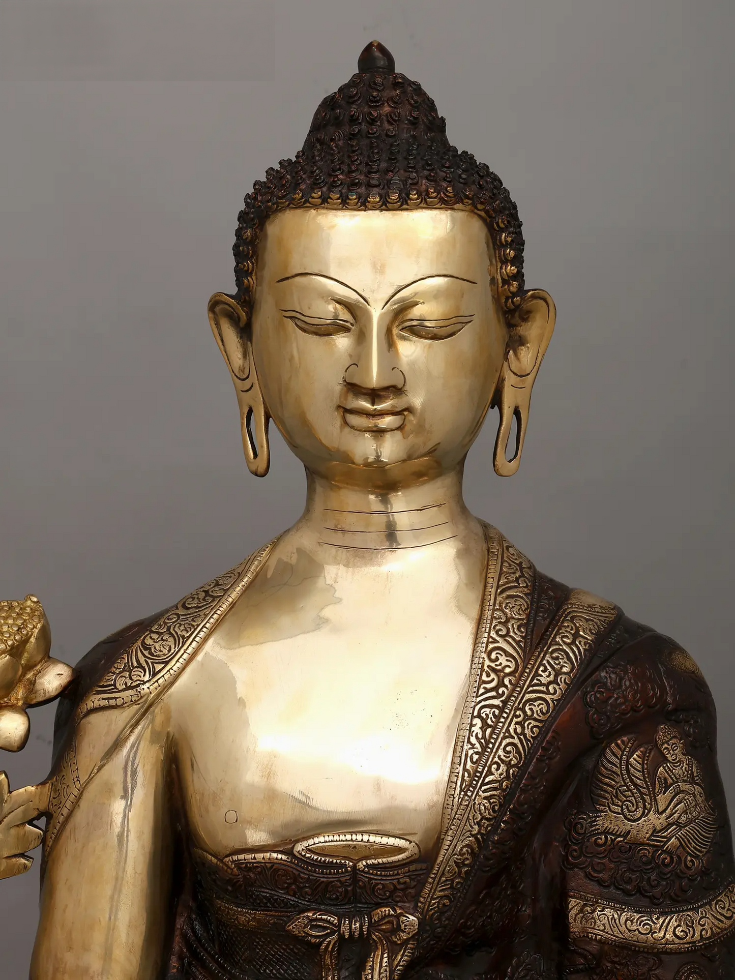 ब्रासुर्रा® कमल के साथ बैठे बुद्ध | पीतल की मूर्ति | ऊँचाई 33 इंच और वज़न 48.85 किलोग्राम