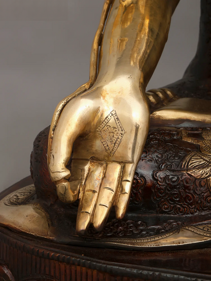 ब्रासुर्रा® कमल के साथ बैठे बुद्ध | पीतल की मूर्ति | ऊँचाई 33 इंच और वज़न 48.85 किलोग्राम