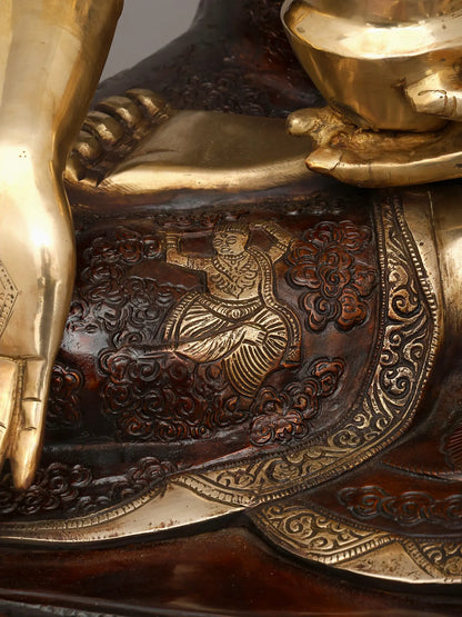 ब्रासुर्रा® कमल के साथ बैठे बुद्ध | पीतल की मूर्ति | ऊँचाई 33 इंच और वज़न 48.85 किलोग्राम