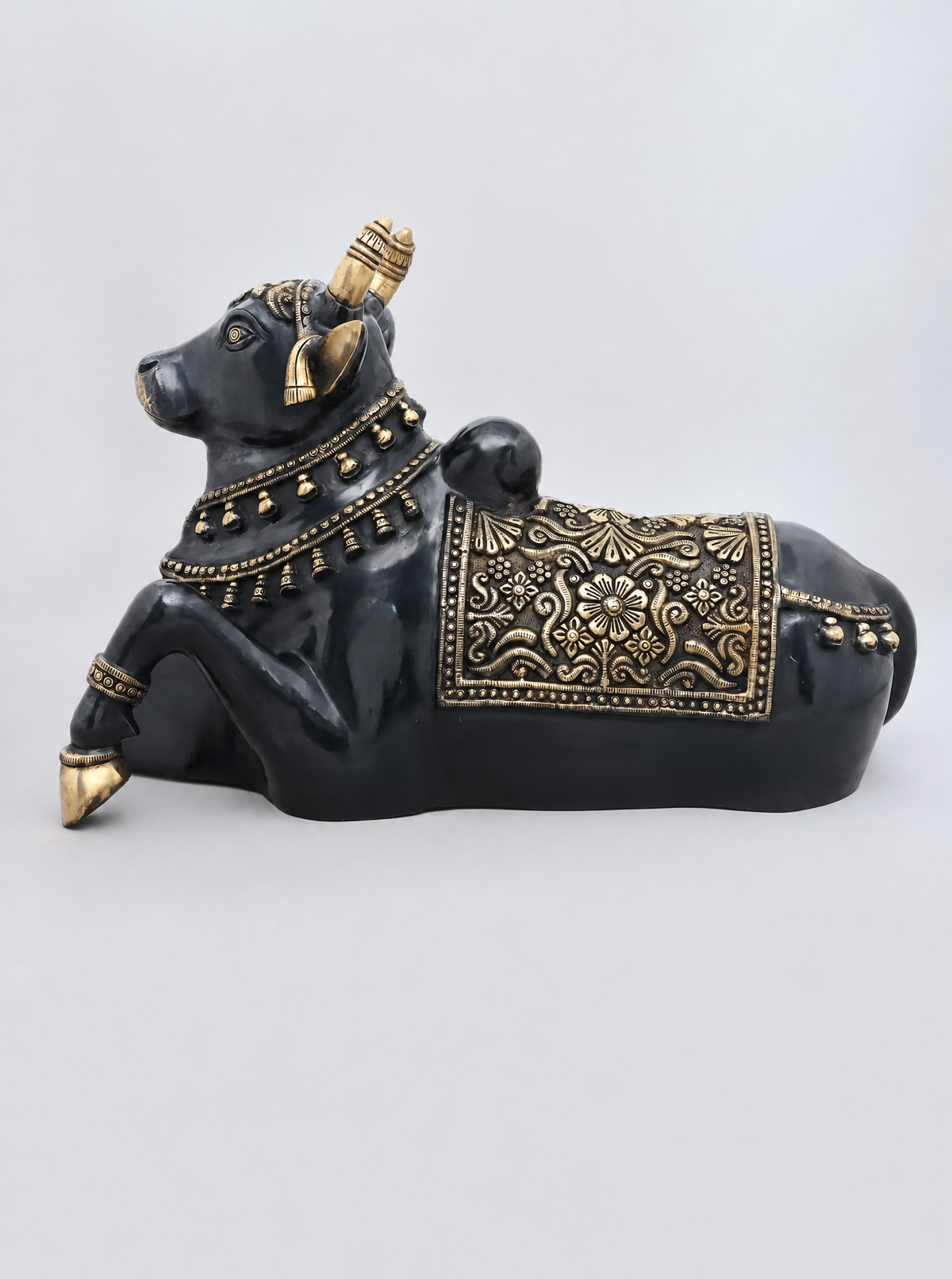 Brassaura® Nandi Reclining Idol with Antique Black & Gold Finish | Pure Superfine Brass Handcrafted Murti | Brass Statue for Home Temple, Pooja Room | Height 18 Inches | Weight 29.98 Kgs