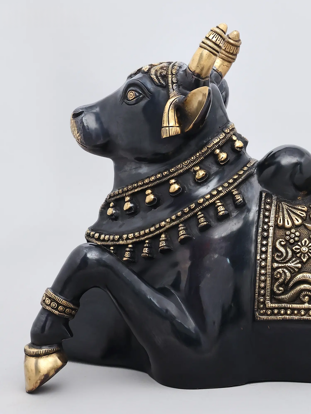 Brassaura® Nandi Reclining Idol with Antique Black & Gold Finish | Pure Superfine Brass Handcrafted Murti | Brass Statue for Home Temple, Pooja Room | Height 18 Inches | Weight 29.98 Kgs