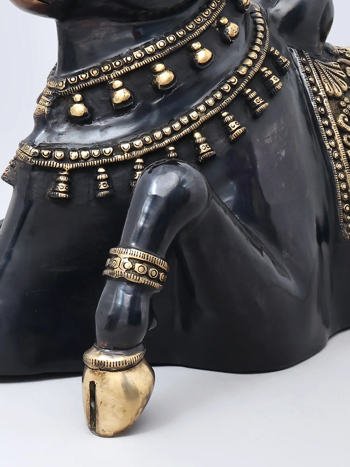 Brassaura® Nandi Reclining Idol with Antique Black & Gold Finish | Pure Superfine Brass Handcrafted Murti | Brass Statue for Home Temple, Pooja Room | Height 18 Inches | Weight 29.98 Kgs