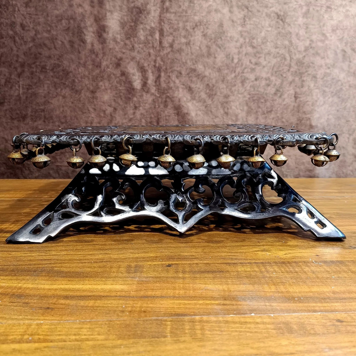 Brassaura® Square Aasan Chowki with Ghungroo Bells & Antique Black and Gold Finish | Pure Superfine Brass Handcrafted Pedestal | Brass Bajot for Home Temple, Pooja Room | Height 5 Inches | Weight 11 Kgs
