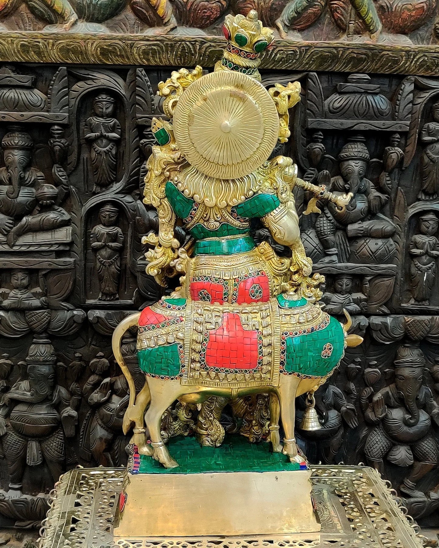 Brassaura® Krishna with Cow Brass Idol with Meenakari Ring & Stonework | Pure Brass Golden Finish | Brass Murti for Home Temple, Pooja Room, Spiritual Décor & Luxury Gifting | Height 26.5 Inches | Weight 26 Kg
