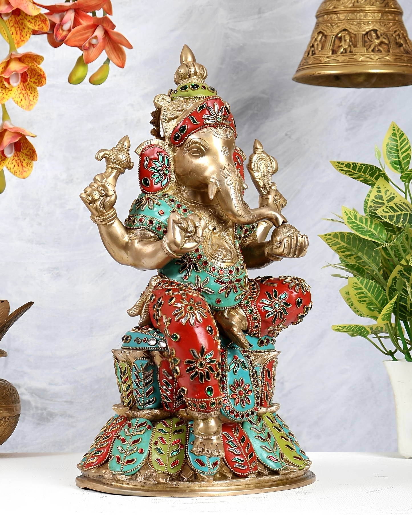 ब्रासोरा® वृंदावन वेणुगोपाल कृष्ण पीतल की प्रतिमा मोर के साथ | एंटीक नीला और सुनहरा रंग | ऊँचाई 20 इंच