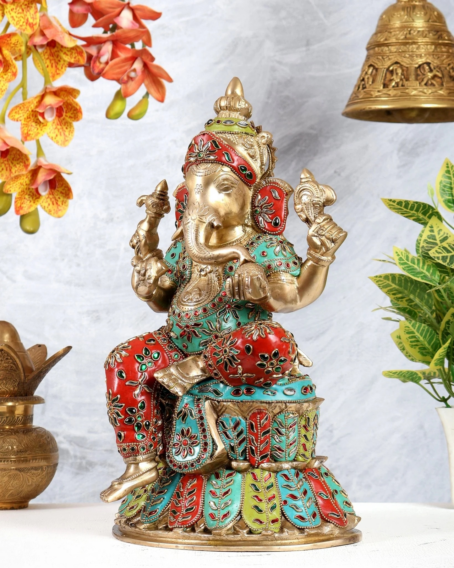 ब्रासोरा® वृंदावन वेणुगोपाल कृष्ण पीतल की प्रतिमा मोर के साथ | एंटीक नीला और सुनहरा रंग | ऊँचाई 20 इंच