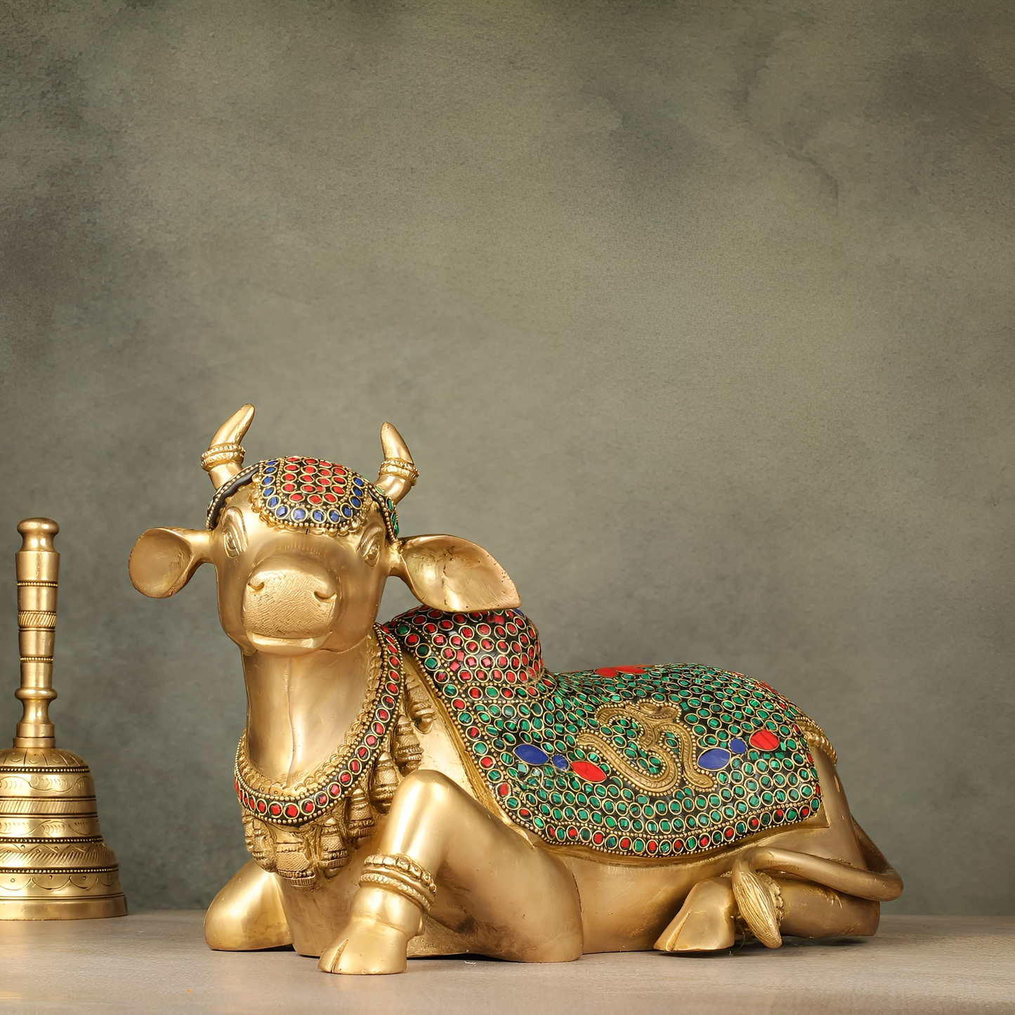 Brassaura™ Handcrafted Brass Nandi Statue – Height 7.5 Inches & Weight 7 Kgs | Devotional Sculpture