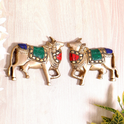 Brassaura® Pure Superfine Brass Handcrafted Nandi Bull Wall Hanging Pair | Sacred Nandi Ox Wall Décor with Meenakari Detailing for Home Temple & Pooja Room | 5 Inches, 1.1 Kg