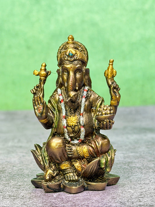 Brassaura™ Resin Ganesha Statue for Car Dashboard, Home and Decor | Weight 0.06 Kgs | Height 3.15 Inches