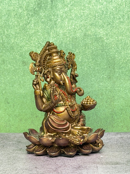 Brassaura™ Resin Ganesha Statue for Car Dashboard, Home and Decor | Weight 0.15 Kgs | Height 3.94 Inches