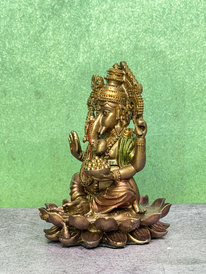 Brassaura™ Resin Ganesha Statue for Car Dashboard, Home and Decor | Weight 0.15 Kgs | Height 3.94 Inches