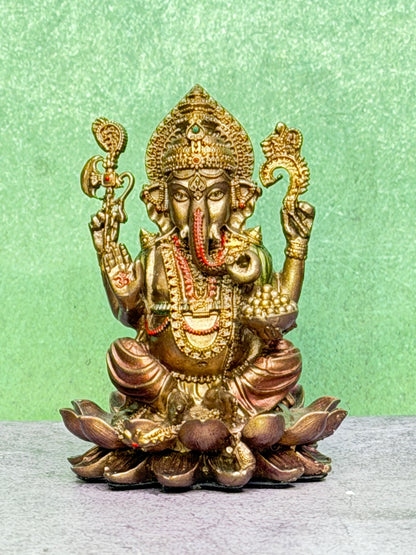 Brassaura™ Resin Ganesha Statue for Car Dashboard, Home and Decor | Weight 0.15 Kgs | Height 3.94 Inches