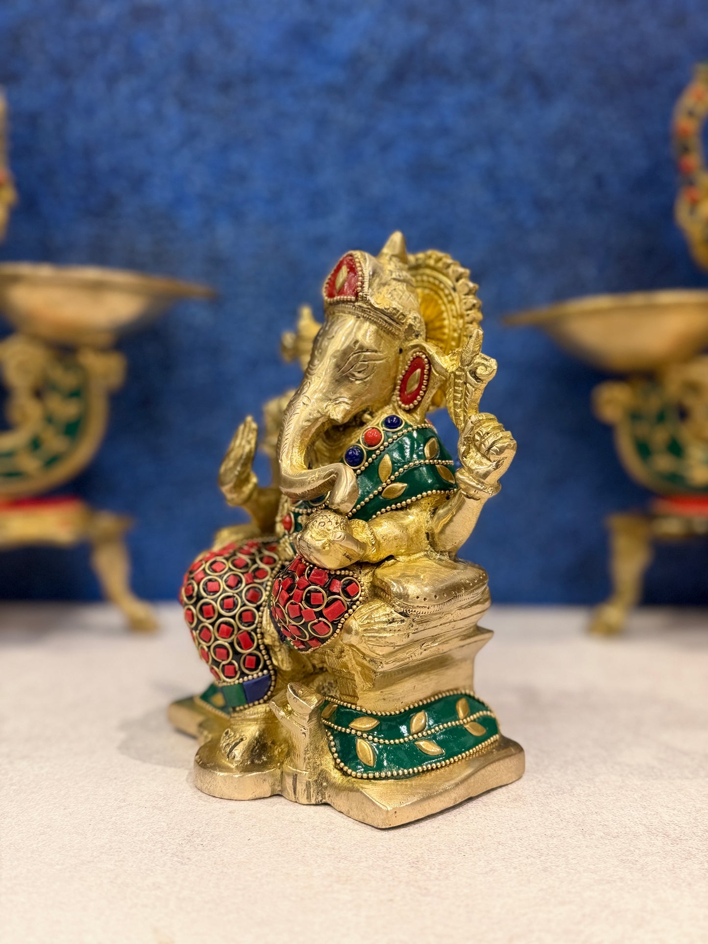 ब्रासोरा® वृंदावन वेणुगोपाल कृष्ण पीतल की प्रतिमा मोर के साथ | एंटीक नीला और सुनहरा रंग | ऊँचाई 20 इंच