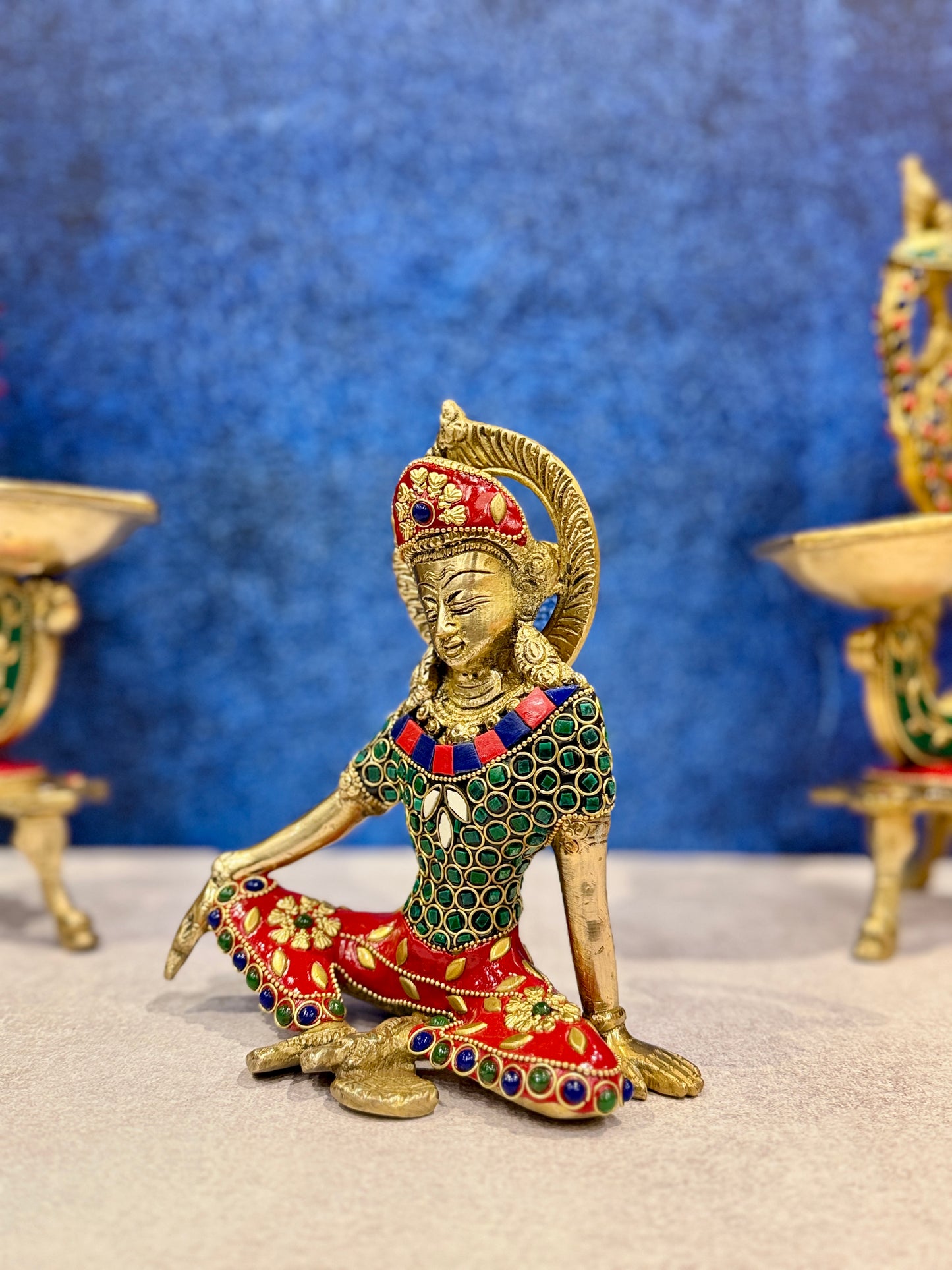ब्रासोरा® वृंदावन वेणुगोपाल कृष्ण पीतल की प्रतिमा मोर के साथ | एंटीक नीला और सुनहरा रंग | ऊँचाई 20 इंच