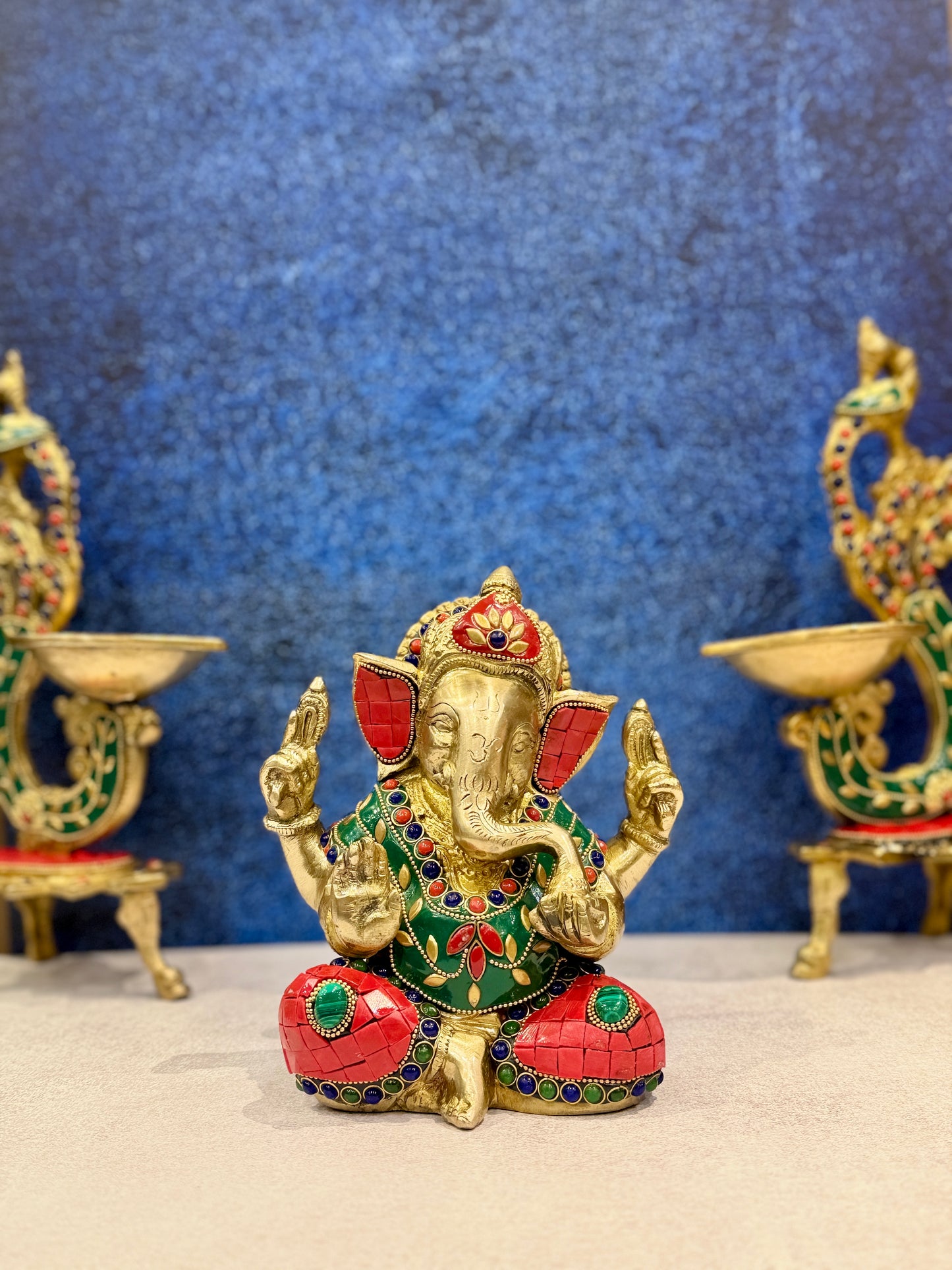 ब्रासोरा® वृंदावन वेणुगोपाल कृष्ण पीतल की प्रतिमा मोर के साथ | एंटीक नीला और सुनहरा रंग | ऊँचाई 20 इंच