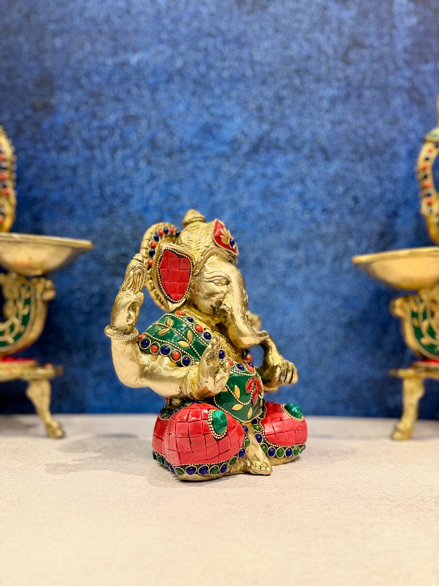 ब्रासोरा® वृंदावन वेणुगोपाल कृष्ण पीतल की प्रतिमा मोर के साथ | एंटीक नीला और सुनहरा रंग | ऊँचाई 20 इंच