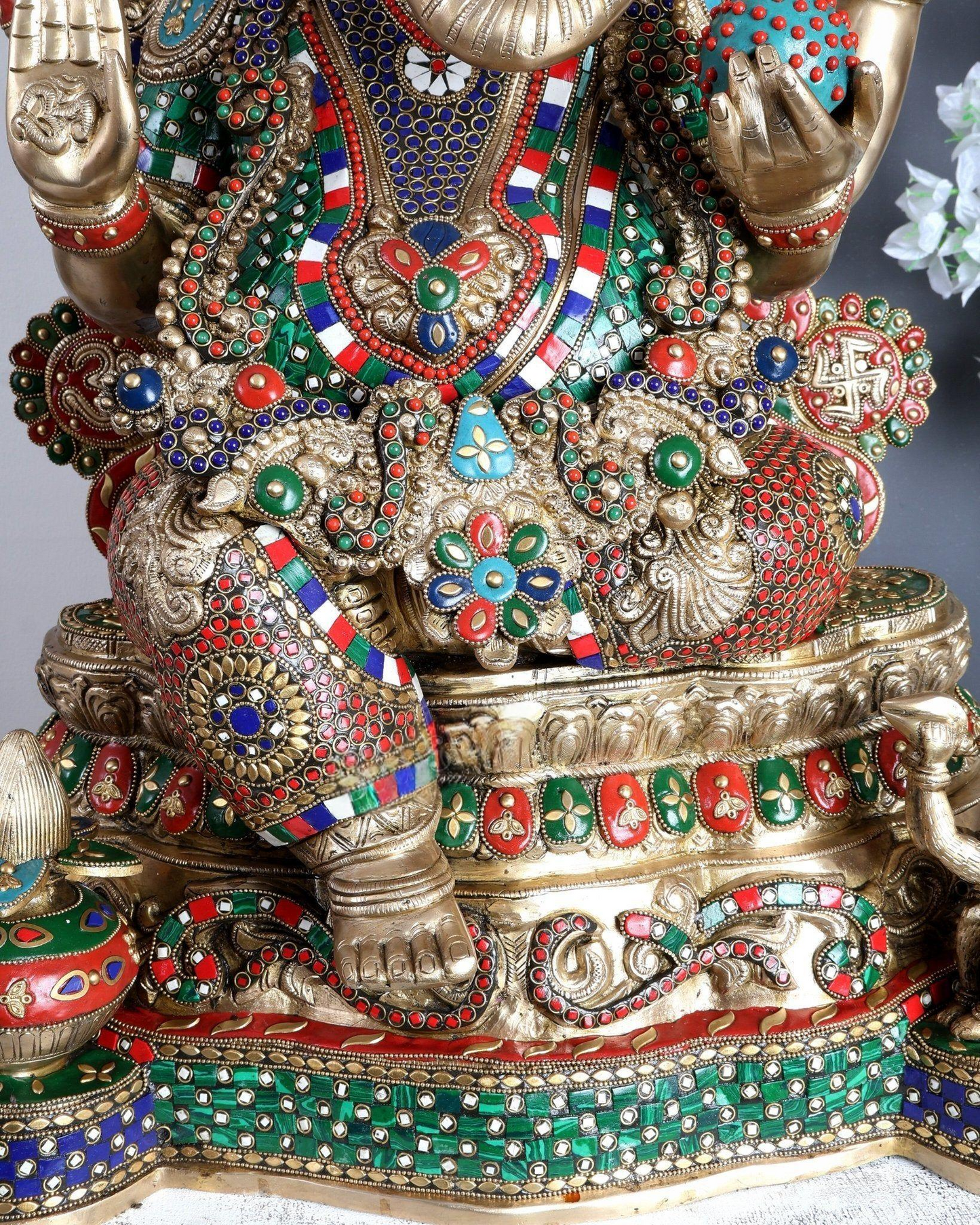 ब्रासोरा® वृंदावन वेणुगोपाल कृष्ण पीतल की प्रतिमा मोर के साथ | एंटीक नीला और सुनहरा रंग | ऊँचाई 20 इंच