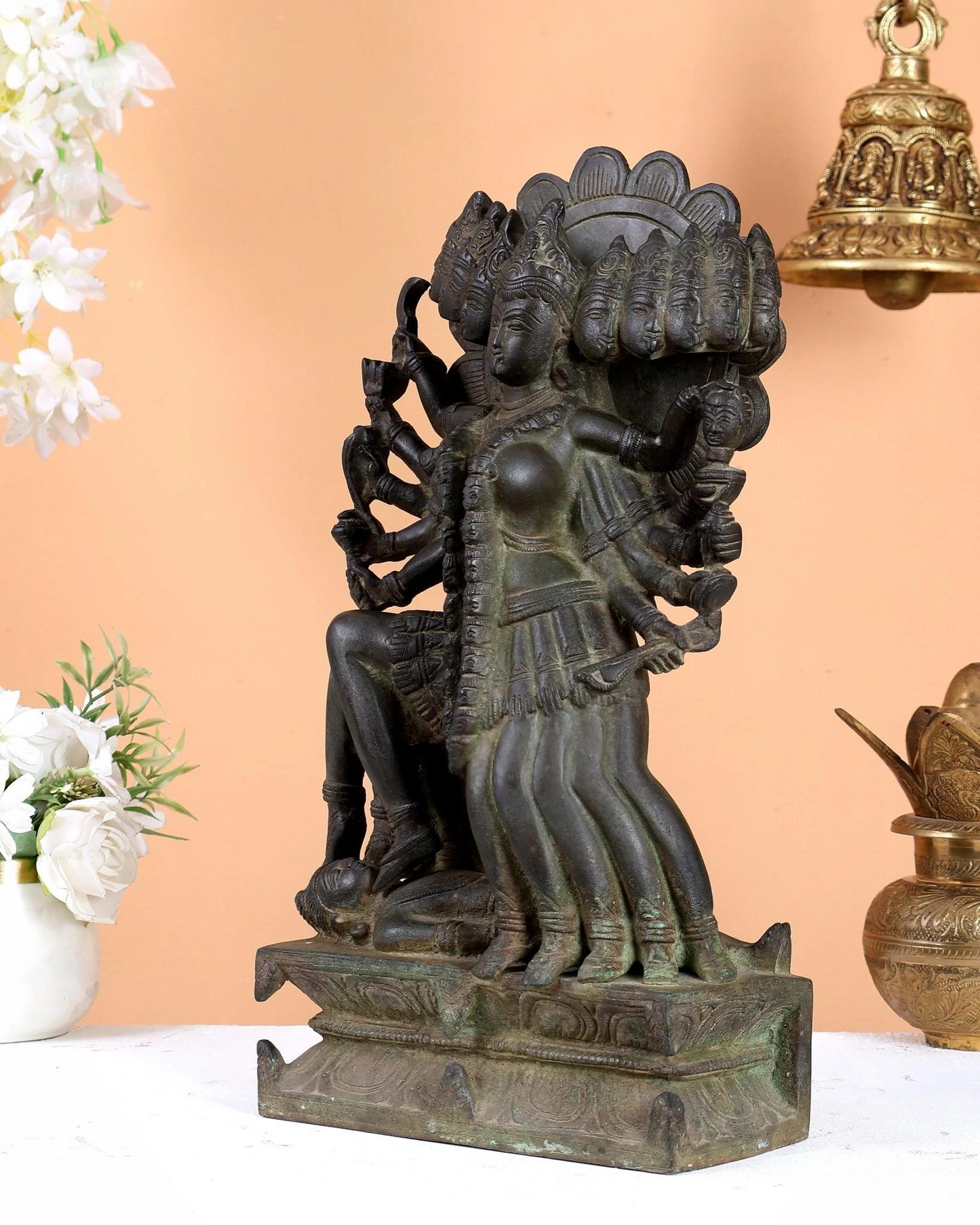 ब्रासोरा® वृंदावन वेणुगोपाल कृष्ण पीतल की प्रतिमा मोर के साथ | एंटीक नीला और सुनहरा रंग | ऊँचाई 20 इंच