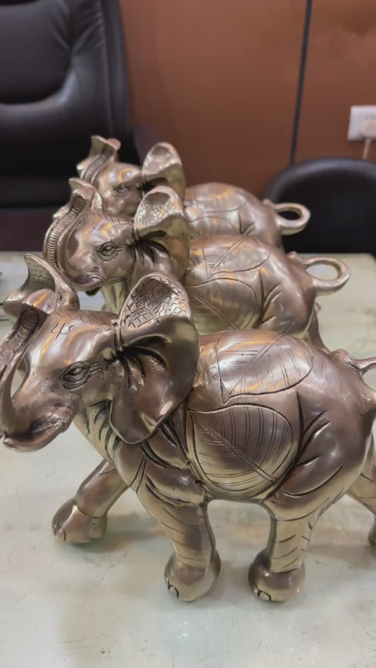 Brass Baby Elephant Statue Weight 5.96 Kg And Height 10 Inch