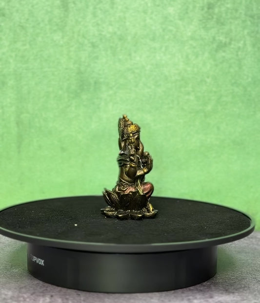 Brassaura™ Resin Ganesha Statue for Car Dashboard, Home and Decor | Weight 0.06 Kgs | Height 3.15 Inches