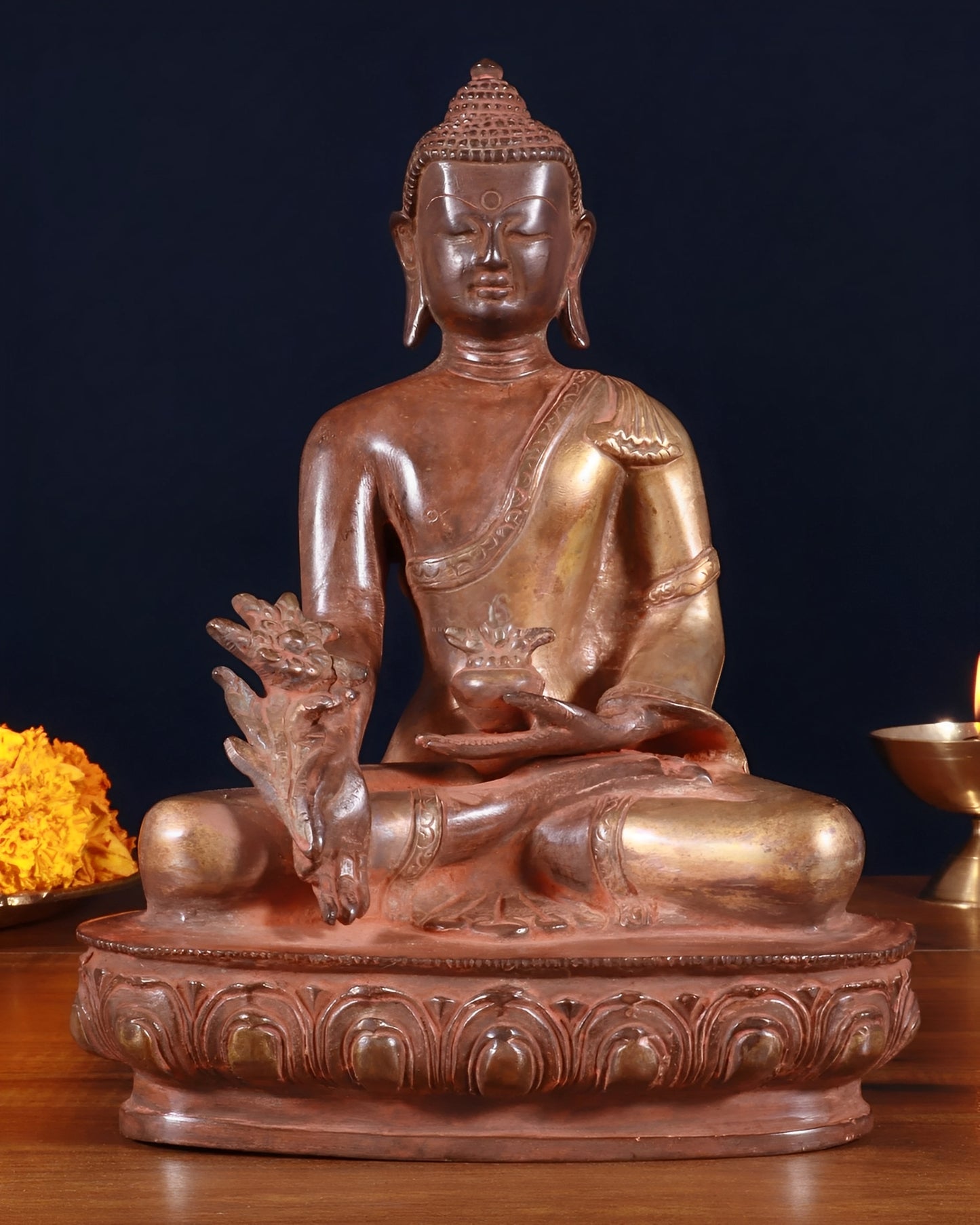 Brass Bhumisprasa Vintage Buddha Statue Weight 2.730 kg & Height 9.5 Inch