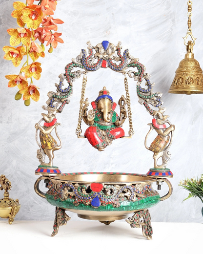 ब्रासोरा® वृंदावन वेणुगोपाल कृष्ण पीतल की प्रतिमा मोर के साथ | एंटीक नीला और सुनहरा रंग | ऊँचाई 20 इंच