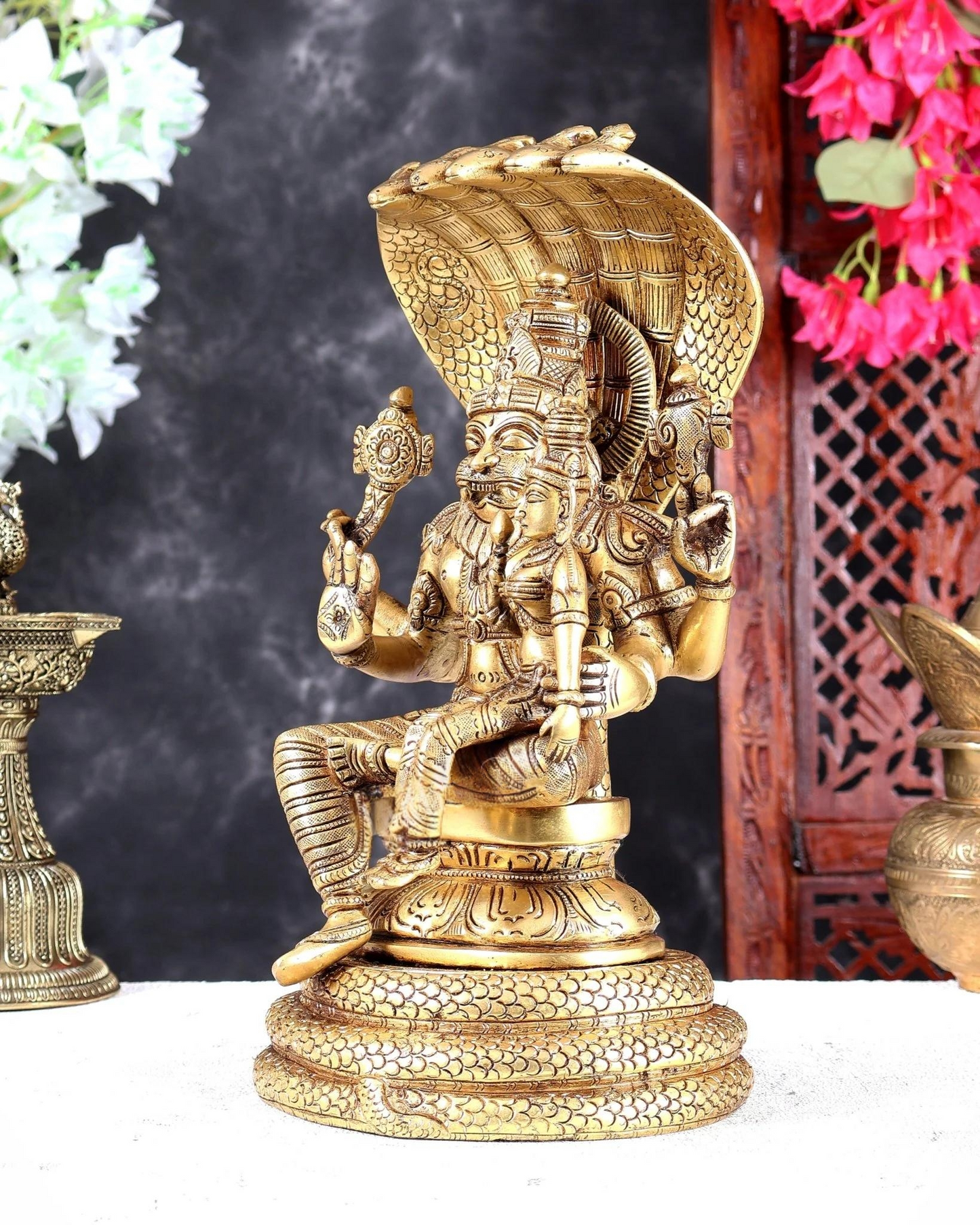 ब्रासोरा® वृंदावन वेणुगोपाल कृष्ण पीतल की प्रतिमा मोर के साथ | एंटीक नीला और सुनहरा रंग | ऊँचाई 20 इंच